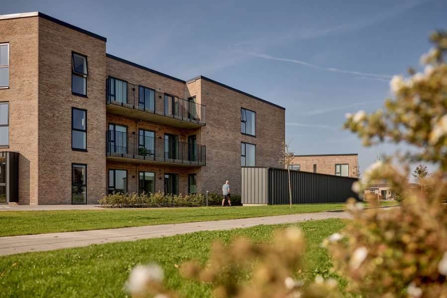 Steel profiles on terraced houses, Sofiendal Enge, Poul Anker Bechs Vej 232, 9200 Aalborg SV, Denmark